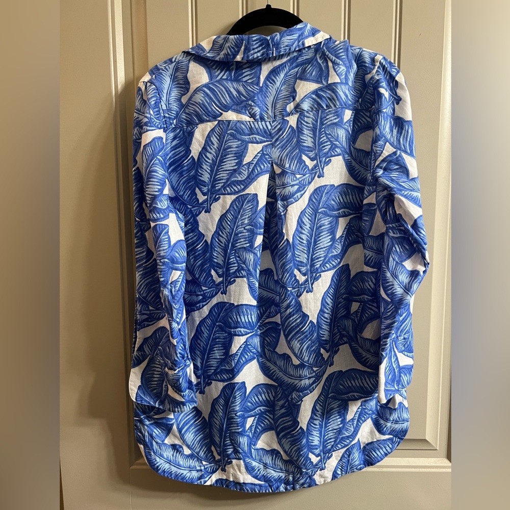 Vineyard vines 100% linen, banana leaf white and blue tunic shirt - Picture 2 of 11